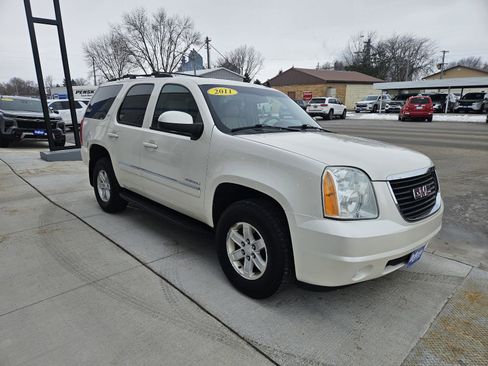 Used 2011 GMC Yukon SLT w/ SLT-2 Equipment Package image 6