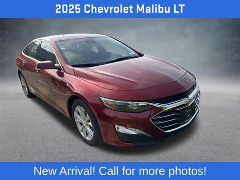 Used 2025 Chevrolet Malibu LT FWD image 2