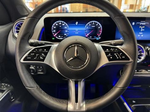 Used 2025 Mercedes-Benz GLB 250 image 10