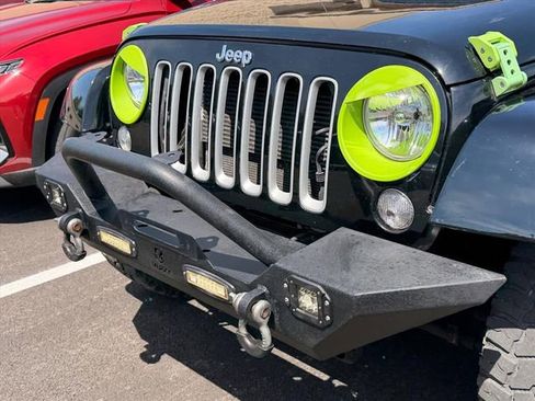Used 2017 Jeep Wrangler Unlimited Sahara AWD/4WD image 26