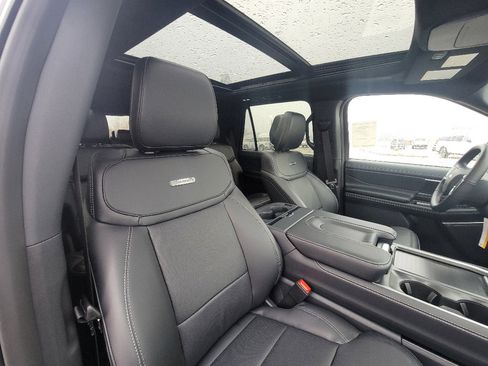 New 2026 Ford Expedition Platinum w/ Stealth Performance Package image 36