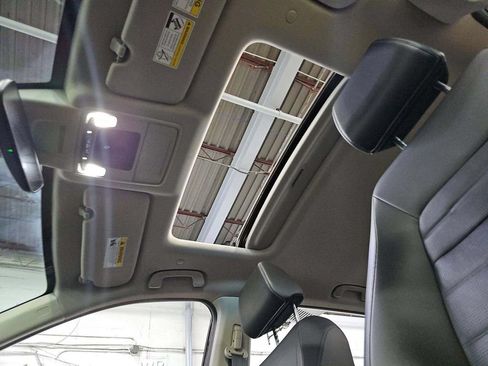 Used 2024 Honda CR-V EX-L image 5