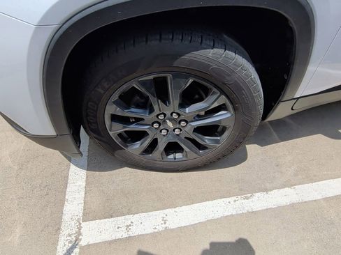 Used 2020 Chevrolet Traverse RS FWD image 11