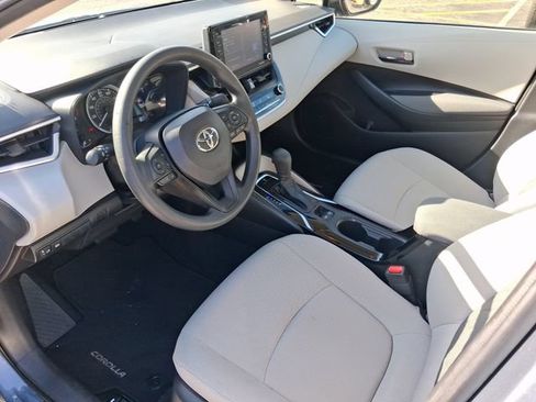 Used 2022 Toyota Corolla LE FWD image 11