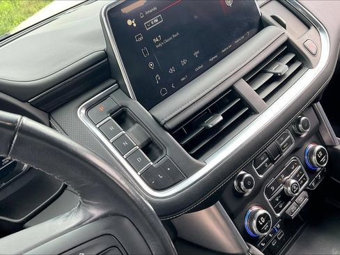 Used 2022 GMC Yukon XL SLT w/ SLT Luxury Package AWD/4WD image 13