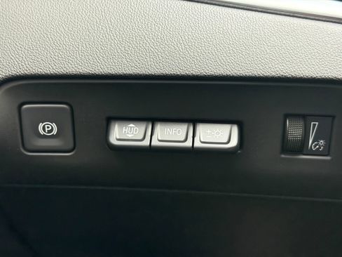 Used 2024 Buick Enclave Avenir w/ Avenir Technology Package AWD/4WD image 12