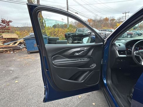 Certified 2022 GMC Terrain SLT image 12