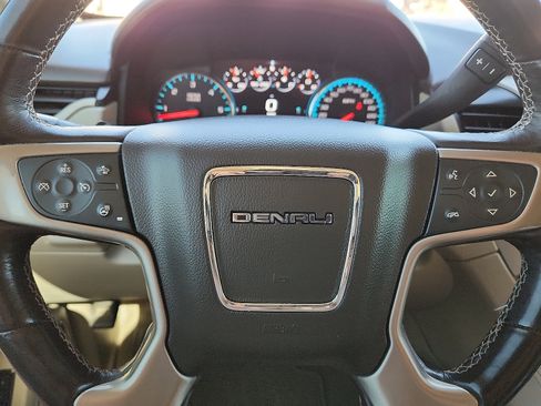 Used 2020 GMC Yukon XL Denali w/ Denali Ultimate Package image 19