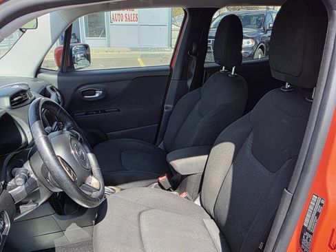 Used 2015 Jeep Renegade Latitude w/ Popular Equipment Group FWD image 14