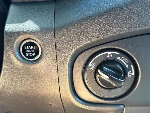 Used 2022 Nissan Frontier SV image 16