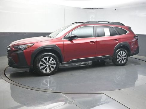 Certified 2025 Subaru Outback Premium w/ Popular Package #1A AWD/4WD image 4