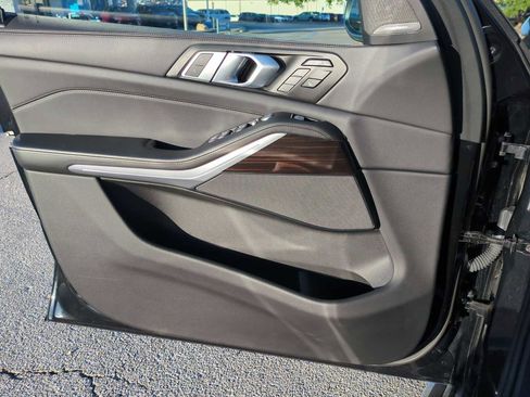 Used 2025 BMW X7 xDrive40i image 23