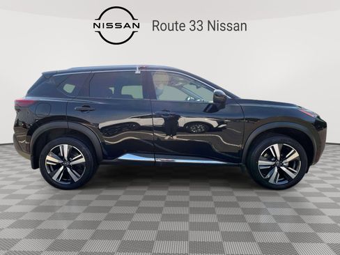 Used 2023 Nissan Rogue SL w/ SL Premium Package image 5