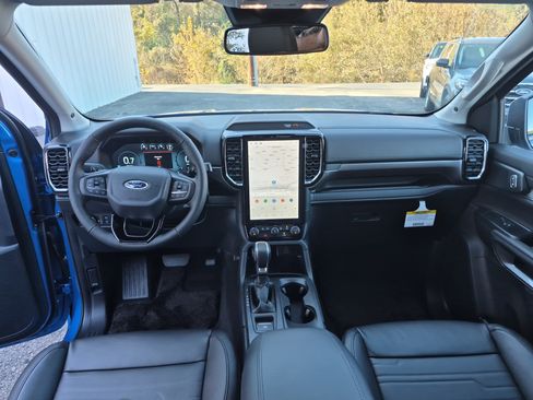 New 2025 Ford Ranger Lariat w/ Black Appearance Package image 19