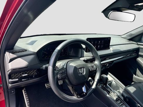Used 2023 Honda Accord Sport image 11
