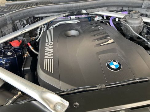 Used 2024 BMW X5 xDrive40i w/ M Sport Package AWD/4WD image 12