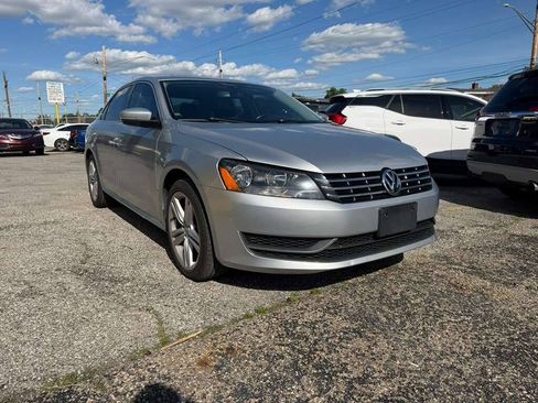 Used 2014 Volkswagen Passat TDI SE FWD image 3
