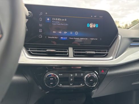 New 2026 Chevrolet Trax LT w/ Driver Confidence Package image 13