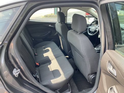Used 2017 Ford Focus SE FWD image 12