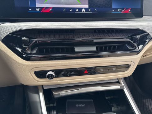 New 2026 BMW 330i xDrive Sedan w/ Convenience Package image 29