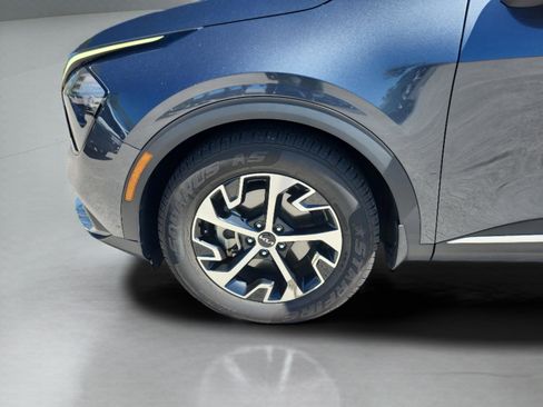 Used 2023 Kia Sportage EX image 9