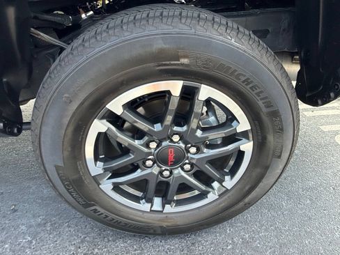 Used 2025 Toyota Tacoma TRD Sport AWD/4WD image 8