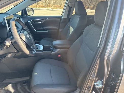 Certified 2024 Toyota RAV4 XLE image 40