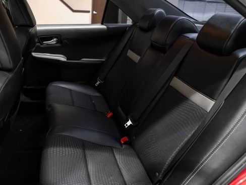 Used 2012 Toyota Camry SE image 40