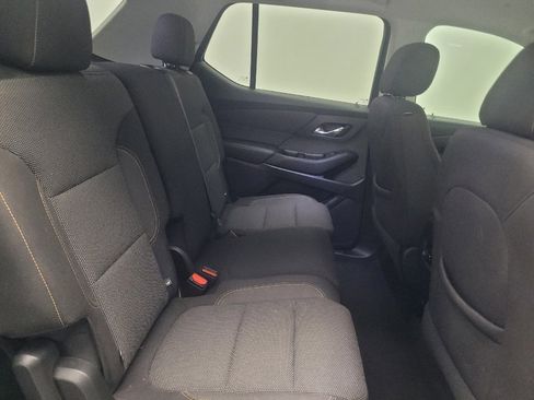 Used 2021 Chevrolet Traverse LT FWD image 19