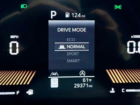 Used 2024 Kia Sorento EX w/ Panoramic Sunroof Package image 23