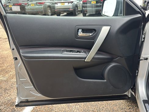 Used 2011 Nissan Rogue SV w/ SL Pkg image 14