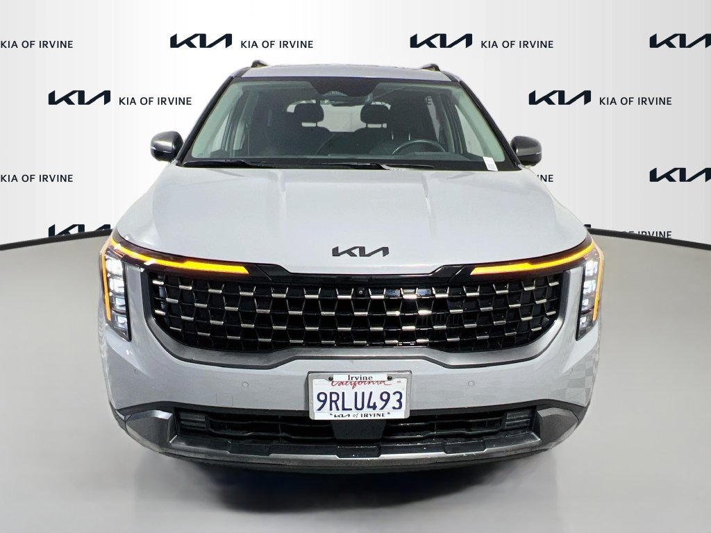 Certified 2025 Kia Carnival SX Prestige FWD image 2