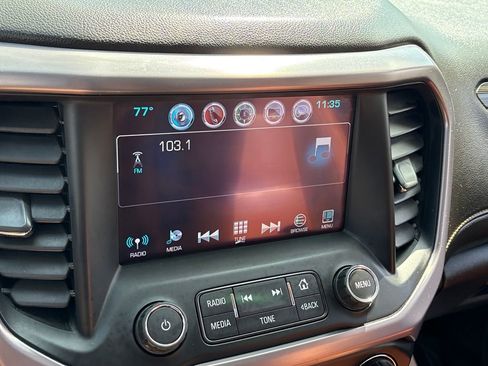 Used 2019 GMC Acadia SLT image 16