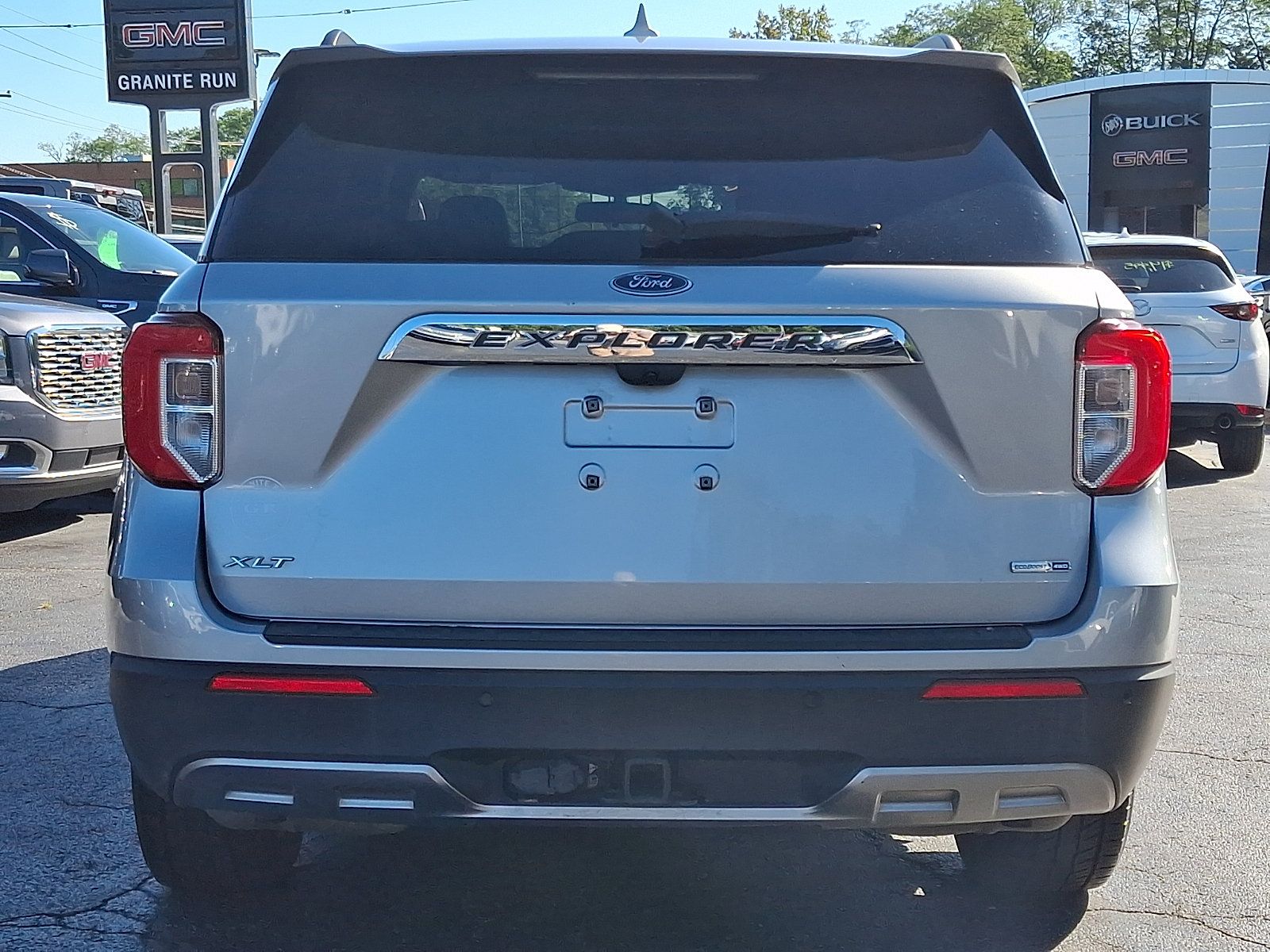 Used 2020 Ford Explorer XLT w/ Equipment Group 202A AWD/4WD image 5