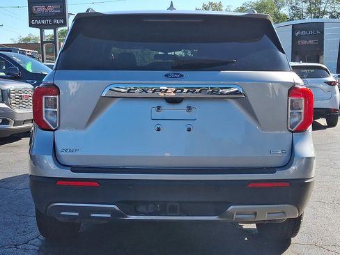 Used 2020 Ford Explorer XLT w/ Equipment Group 202A AWD/4WD image 5
