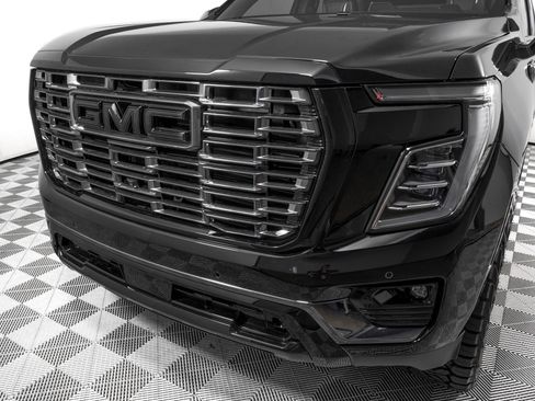 Used 2026 GMC Yukon XL Denali Ultimate w/ LPO, Floor Liner Package AWD/4WD image 33