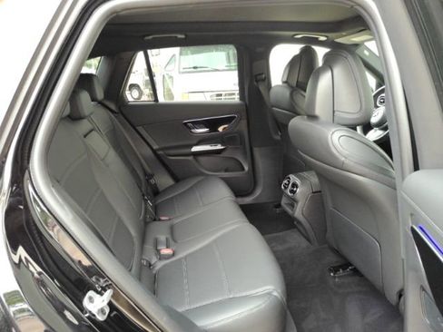 Used 2023 Mercedes-Benz GLC 300 4MATIC image 27