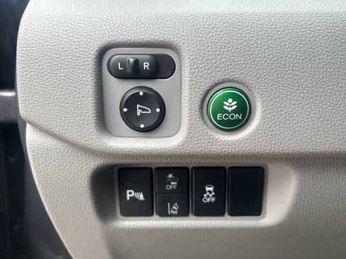 Used 2019 Honda Pilot Touring image 16