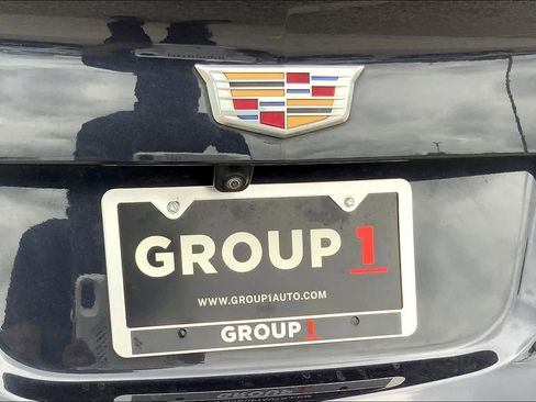 Used 2023 Cadillac XT4 Luxury w/ Cold Weather Package image 10