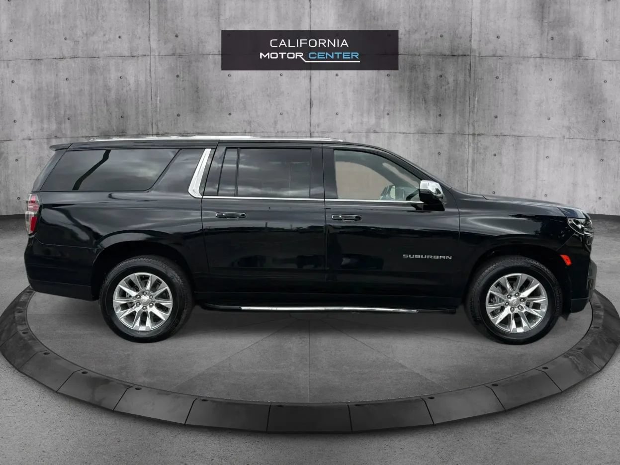 Used 2023 Chevrolet Suburban Premier AWD/4WD image 4
