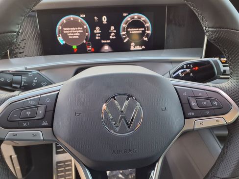 New 2026 Volkswagen Tiguan SE R-Line image 43