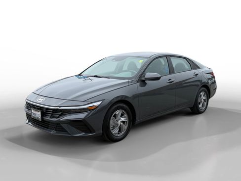 Certified 2024 Hyundai Elantra SE FWD image 1