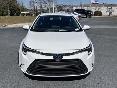 Certified 2025 Toyota Corolla LE image 8