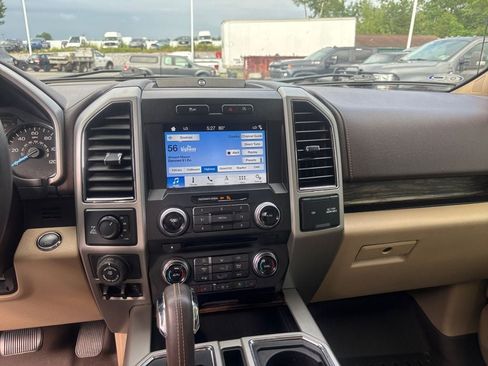 Used 2018 Ford F150 Lariat w/ Equipment Group 502A Luxury AWD/4WD image 24