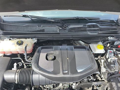 Used 2025 RAM 1500 Laramie AWD/4WD image 16