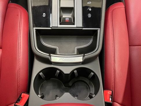 Certified 2026 Porsche Macan AWD/4WD image 23
