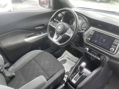 Used 2018 Nissan Kicks SV FWD image 27