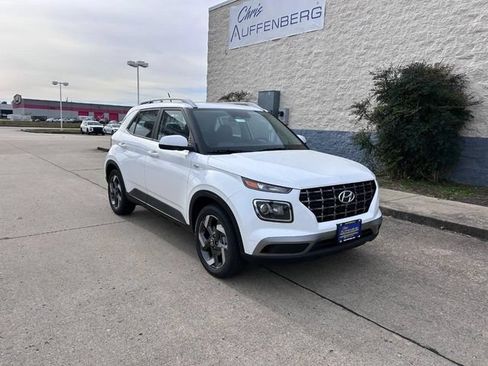 New 2026 Hyundai Venue SEL FWD image 1