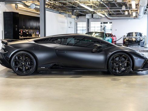 Used 2023 Lamborghini Huracan Tecnica RWD image 7