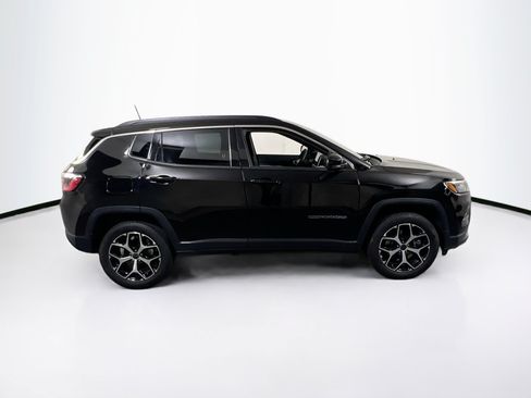 Used 2025 Jeep Compass Limited w/ Sun & Sound Group AWD/4WD image 4